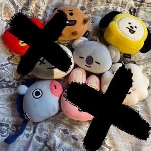 OFFICIAL BT21 KEYCHAINS